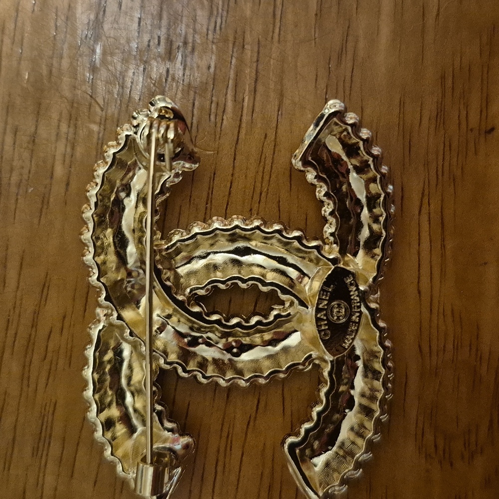 Chanel Pin EUC - Picture 4 of 4